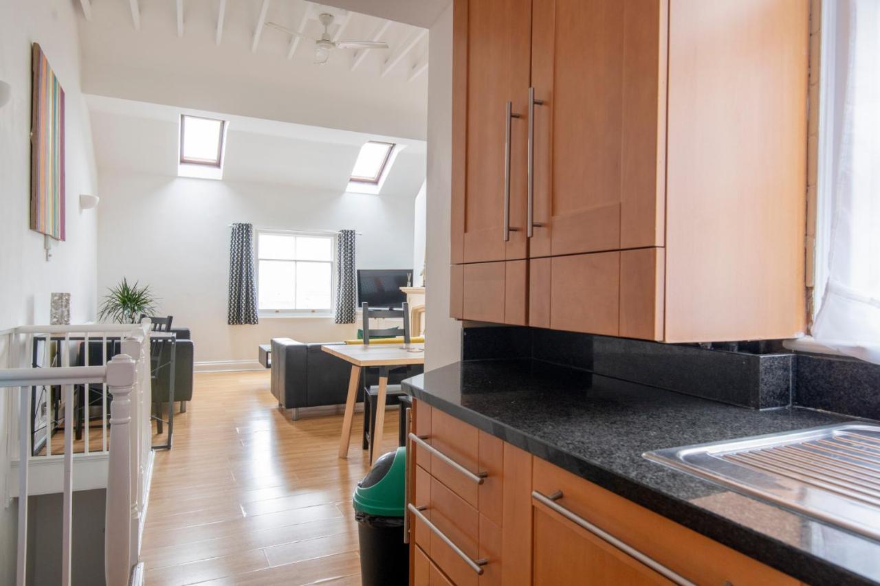 Fantastic 3 Bed Brighton House- Sleeps 6- Superfast Wifi And Garage Apartamento Exterior foto