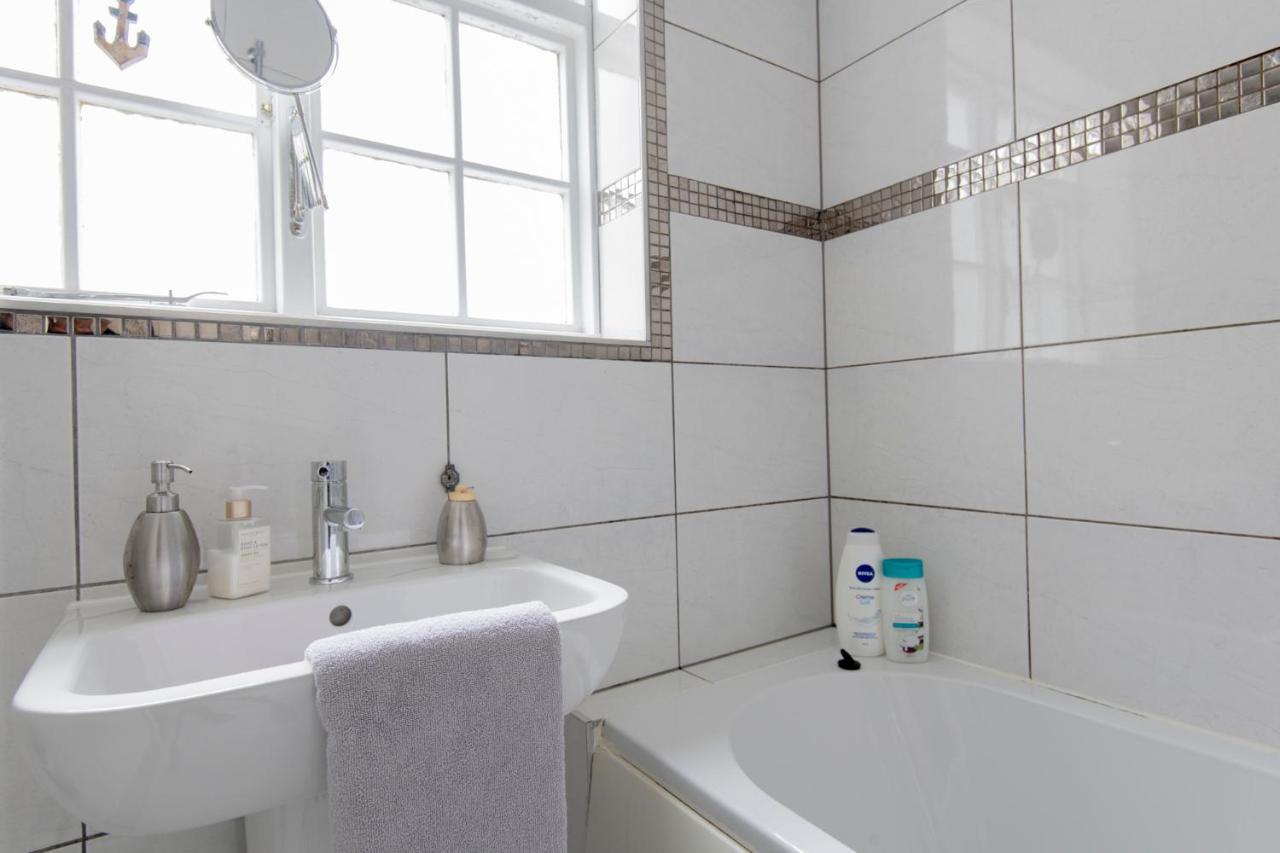 Fantastic 3 Bed Brighton House- Sleeps 6- Superfast Wifi And Garage Apartamento Exterior foto
